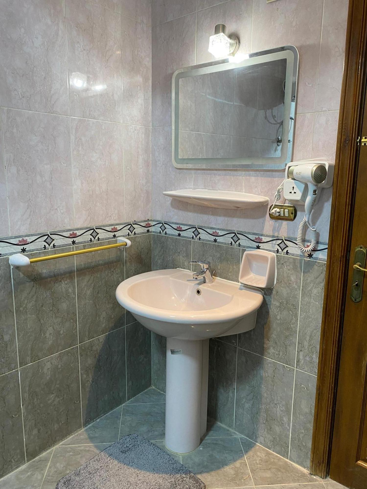Apartman 3bd Elite In A Family House, New Cairo! Kairó